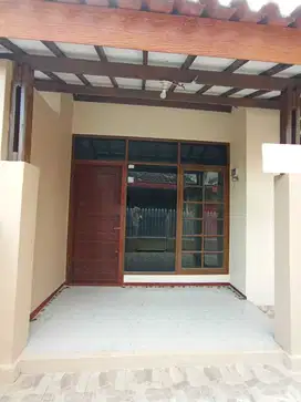 DISEWAKAN 2 RUMAH (RENDENG) DI SAYAP OTISTA BANDUNG