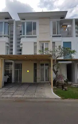 Disewakan Rumah Full Furnished Pakuwon indah