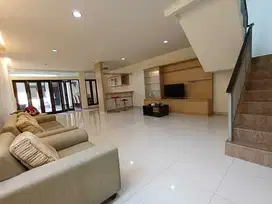 Rumah Funirsh di Setraduta Hegar, Bandung