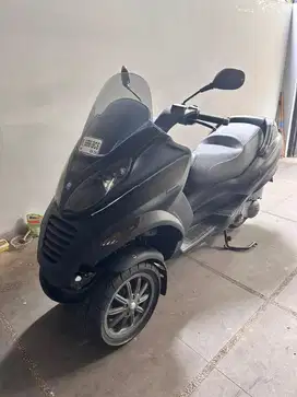 Piaggio mp3 250