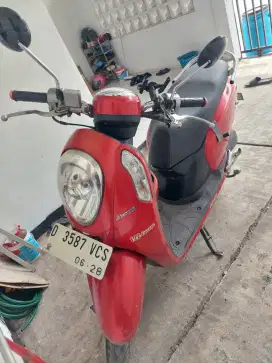 Scoopy FI 2013 merah