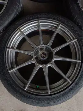 Jual velg kondisi 85%
