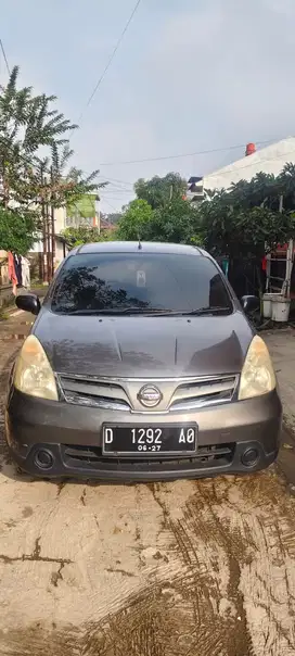 Nissan Livina 2012 Bensin