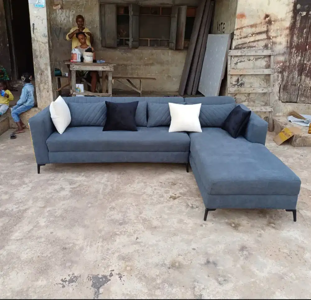 Sofa L biru minimalis