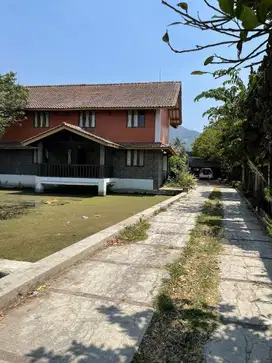 Dijual vila masih bagus dan lokasi strategis dekat wisata garut