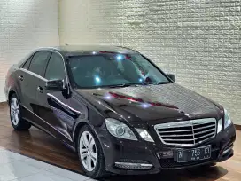 MERCEDES BENZ E300 AVANTGARDE 2011 KONDISI SIAP PAKAI