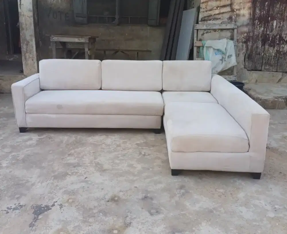 Sofa L puff tangan minimalis