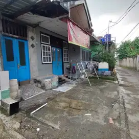 Rumah berikut kontrakan murah strategis di jalan Raya Parung Bogor