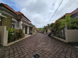RUMAH DEKAT PANTAI PANDAWA BIASA DISEWAKAN KE BULE