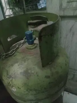 Tabung gas kosong dan berisi
