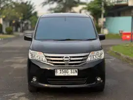 Nissan Serena 2.0 X AT 2014