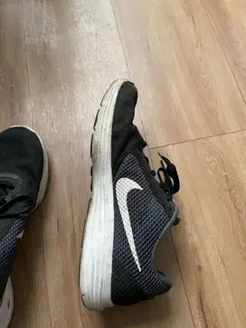 Jual Sepatu Nike Lari Ukuran 44 Bandung