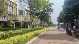 Rumah Baru Enchante Residence BSD City 10 x 35 halaman luas sekali