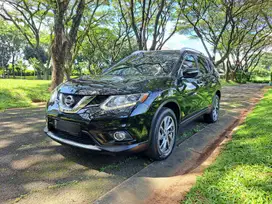 KM 77 RB JUAL CASH NISSAN XTRAIL 2.5 HITAM 2015