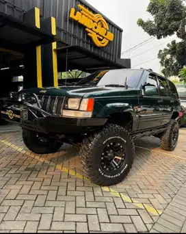 GRAND CHEROKEE 2002