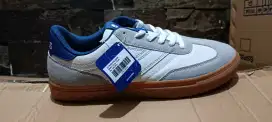 Sepatu Mills casual