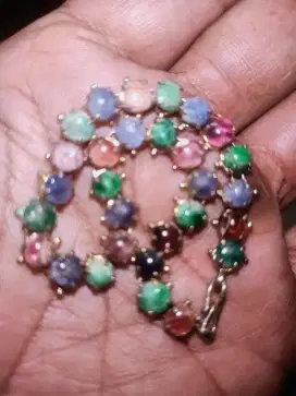 Gelang aneka batu permata