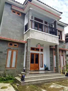 Rumah mewah plus ruang usaha pinggir jalan utama