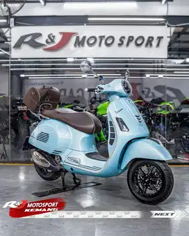 Vespa GTS 300 edisi 70th Nik 2016 Full Original Good Condition