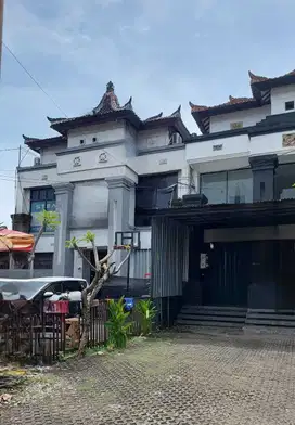 SEWAKAN Kantor 3 Lantai  Jalan Raya Ngurah Rai Akses Tol Nusa Dua Bali