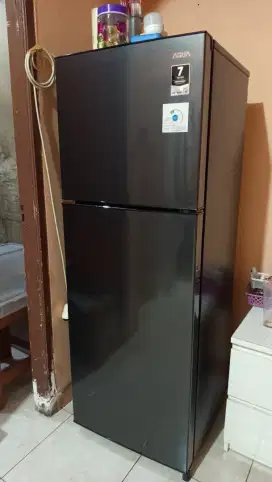 KULKAS AQUA 2 PINTU GARANSI MASIH ADA