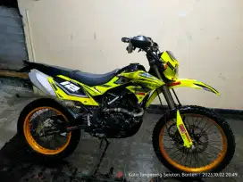 Trail Kawasaki D-Tracker 150 (ban pacul)