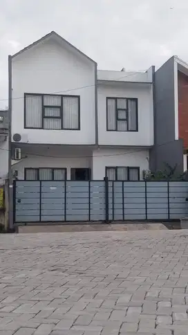 Dijual   Rumah dalam Komplek Bumi Puspitek Asri Sektor 5, BSD