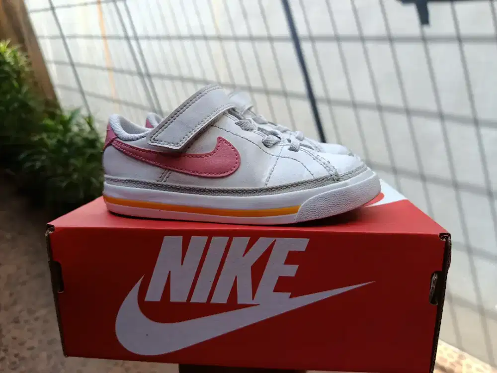 Sepatu Nike kids court legscy