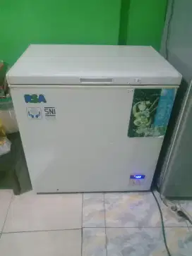 Dijual Frezer box 200L merk RSA beku merata