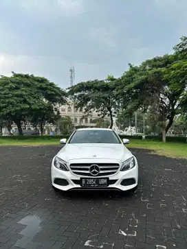Mercedes-Benz C200 2015 Bensin