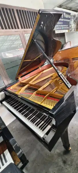 Yamaha grand piano C3B sery terbaik gold pleate hitam mulus Made in