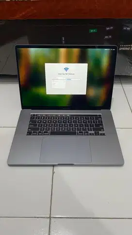 MACBOOK PRO 16 INCH 2019 i7 32/512 CTO