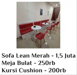 1 Set Sofa Lean dengan Meja Bulat