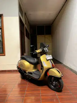 Vespa GTS super sport 150cc tahun 2023 jarang pakai barang simpanan