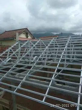 Tukang ganti atap baja ringan