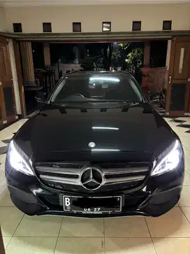 Mercedes-Benz C200 2017 Bensin