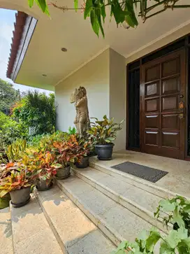 Rumah Classic Asri di Kemang Jakarta Selatan