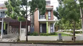 Dijual Rumah Hook Cantik Cluster Green Ara Harapan Indah Lt 232m²