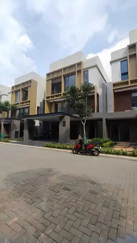 Rumah 3 lantai lebar 12  di Enchante Residence BSD City harga 14 M an