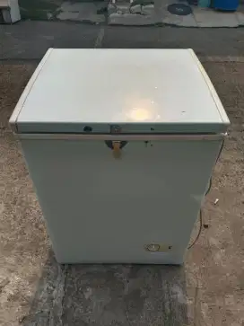 Freezer box Sharp 100 liter beku normal