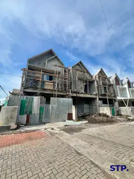 2 unit, Rumah baru scandinavian di Manyar Tirtoyoso hadap selatan B