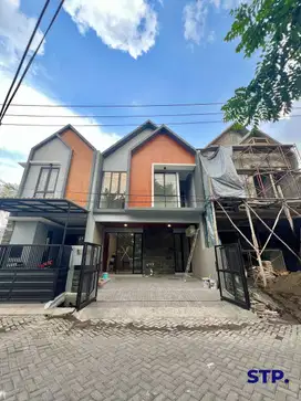 2 unit, Rumah baru scandinavian di Manyar Tirtoyoso