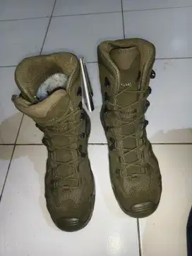 Sepatu lowa original made in skotlavia