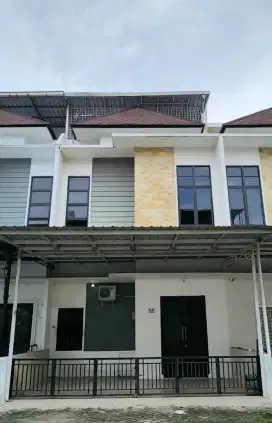 Disewakan / Dijual Rumah Tipe Villa Mewah dan Private di Medan Helvet
