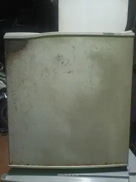 Buat yg serius ajaKulkas Goldstar Mini Sawangan pasir putih
