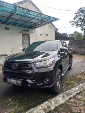 Hilux GR Sport TRD manual 4x4 km baru 23rb.95%baru