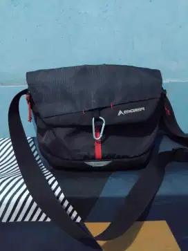 Tas selempang eiger