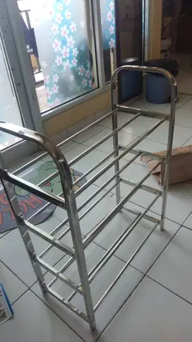 ASISTEN  RUMAH TANGGA