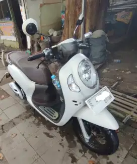 DIJUAL HONDA SCOOPY PRESTIGE Keyless, Putih Mulus, Km rendah