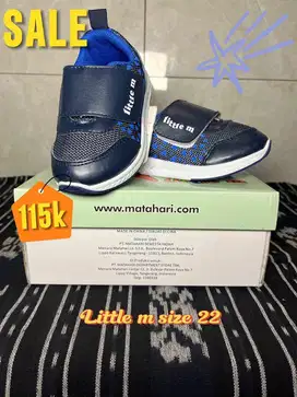 Sepatu little m